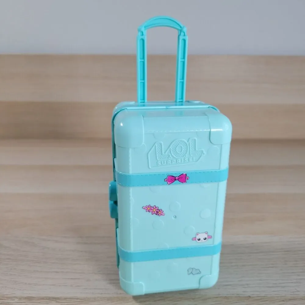 LOL Surprise Doll Rolling Suitcase Interactive Play Outfits Shoes Glasses Sound